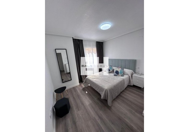 Wiederverkauf - Wohnung - Torrevieja - Centro - Muelle Pesquero