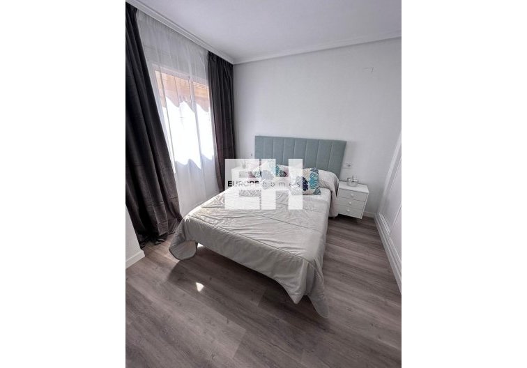 Wiederverkauf - Wohnung - Torrevieja - Centro - Muelle Pesquero