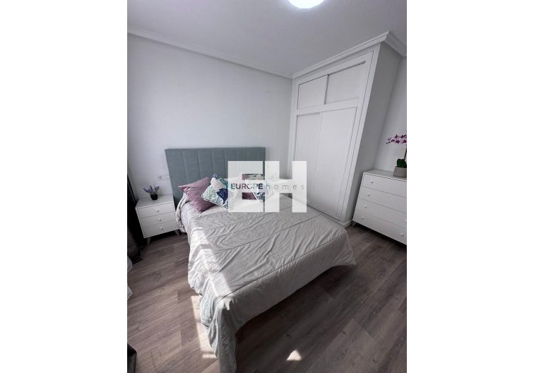 Wiederverkauf - Wohnung - Torrevieja - Centro - Muelle Pesquero