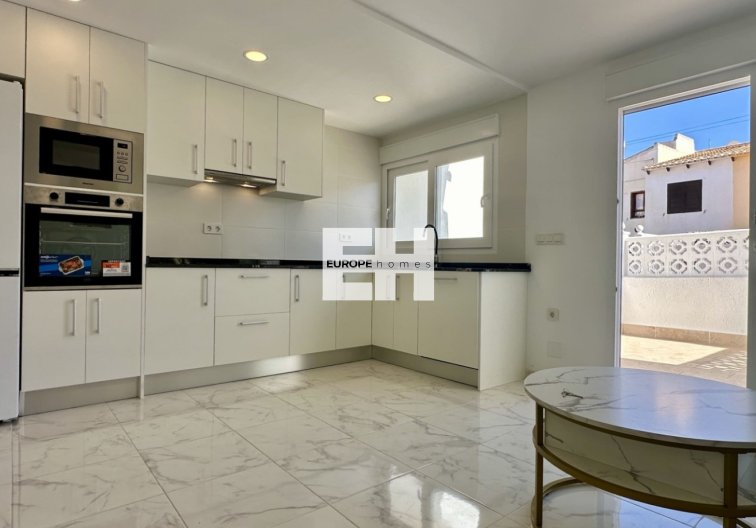 Resale - town house - Torrevieja - Costa Blanca