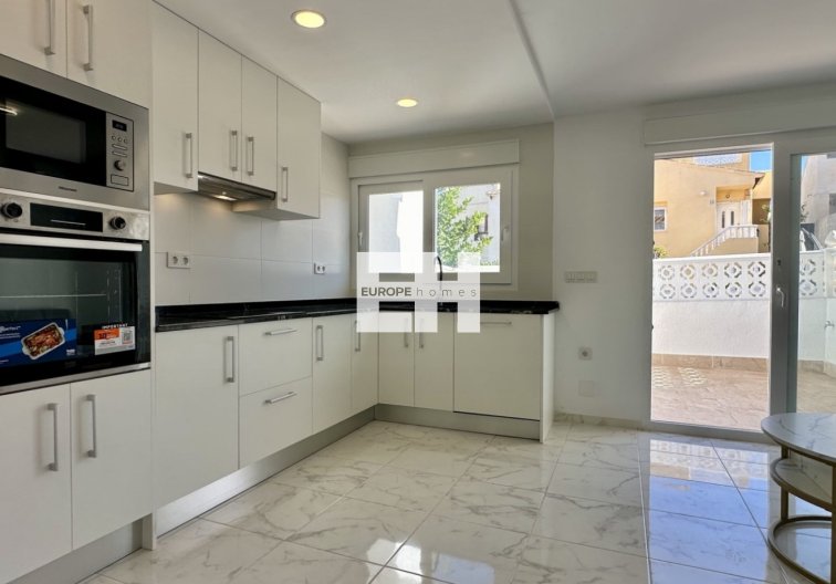 Resale - town house - Torrevieja - Costa Blanca