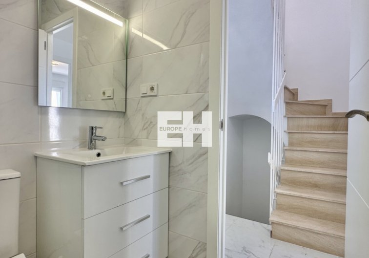 Resale - town house - Torrevieja - Costa Blanca