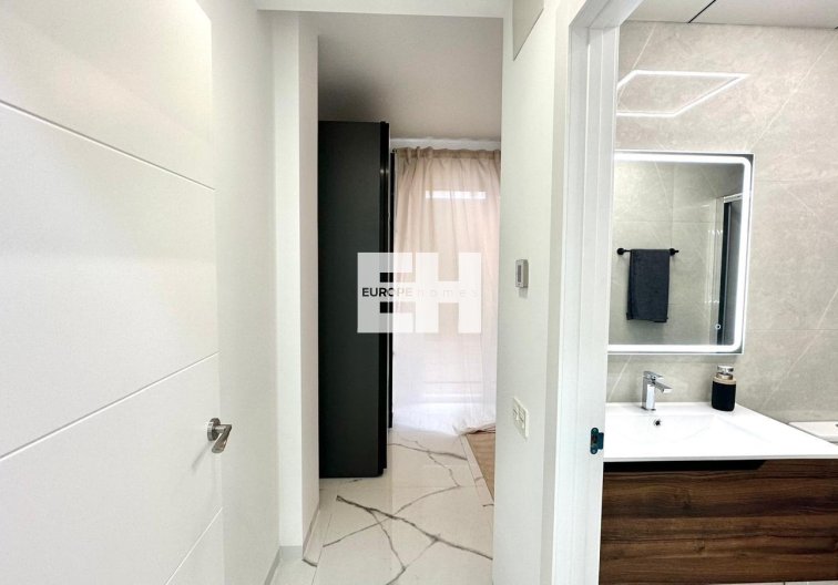 Resale - Apartment - Torrevieja - Playa del Cura