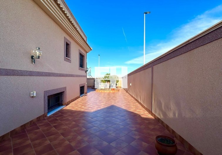 Resale - town house - Torrevieja - La Siesta