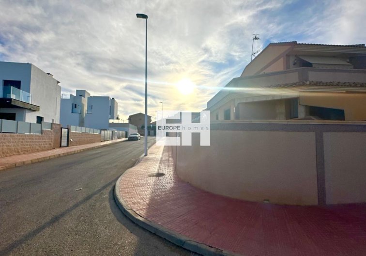 Resale - town house - Torrevieja - La Siesta