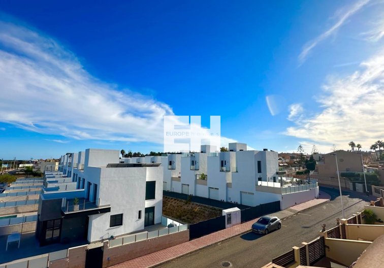 Resale - town house - Torrevieja - La Siesta