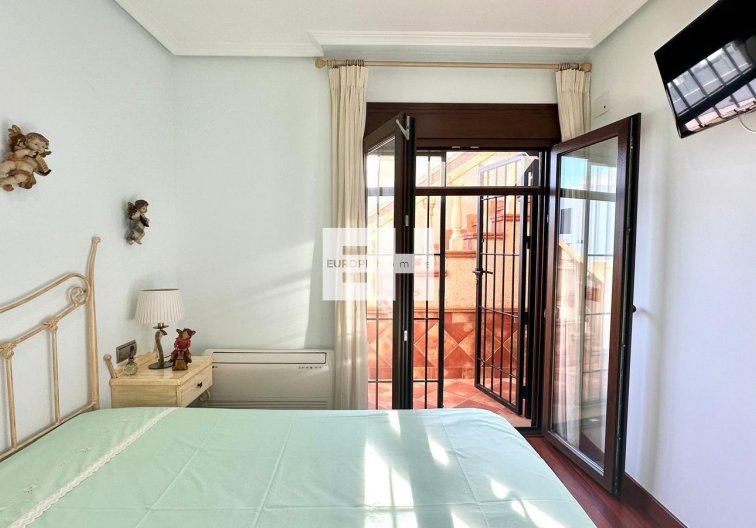Resale - town house - Torrevieja - La Siesta