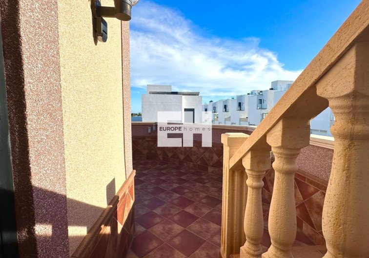 Resale - town house - Torrevieja - La Siesta
