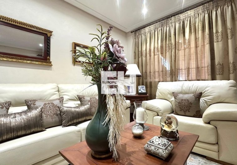 Resale - town house - Torrevieja - La Siesta