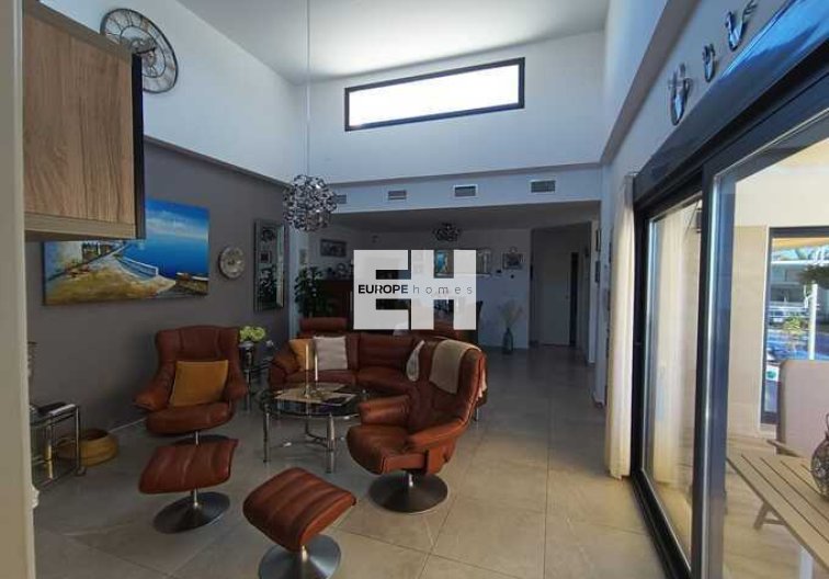 Wiederverkauf - villa - Daya Nueva - Costa Blanca