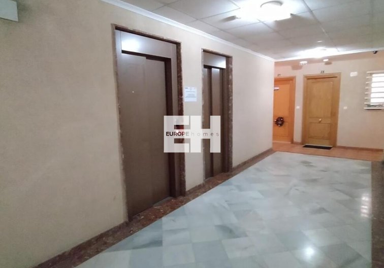 Resale - Apartment - Torrevieja