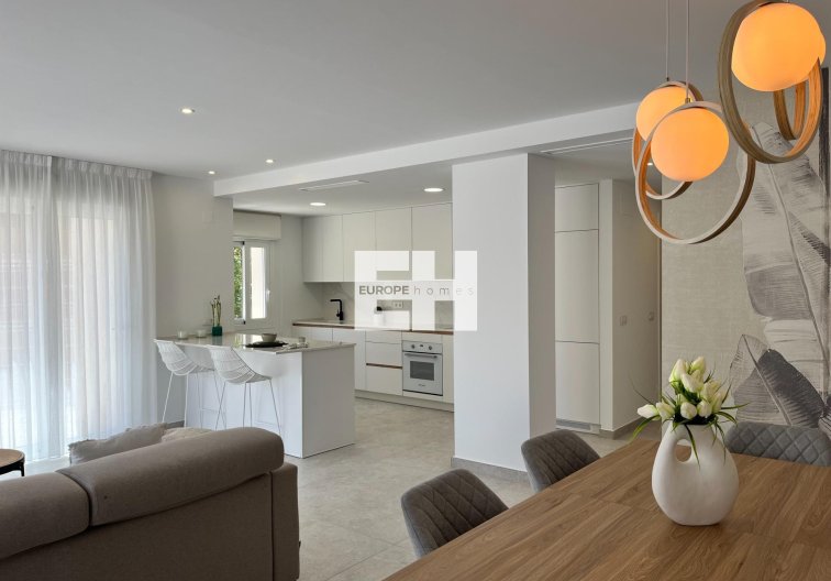 Resale - Apartment - Torrevieja - Aguas Nuevas