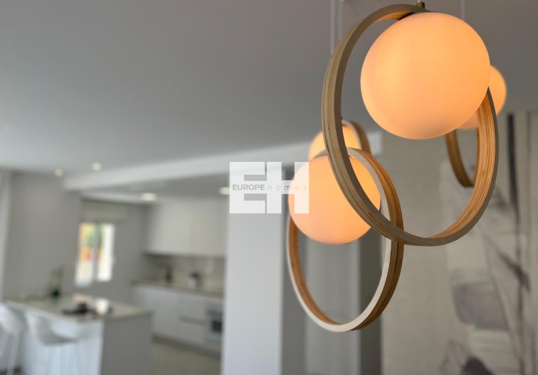 Resale - Apartment - Torrevieja - Aguas Nuevas