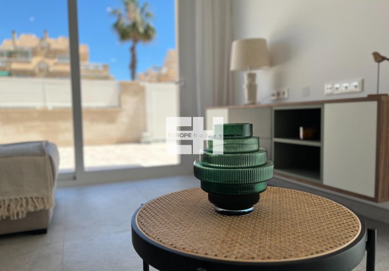 Resale - Apartment - Torrevieja - Aguas Nuevas