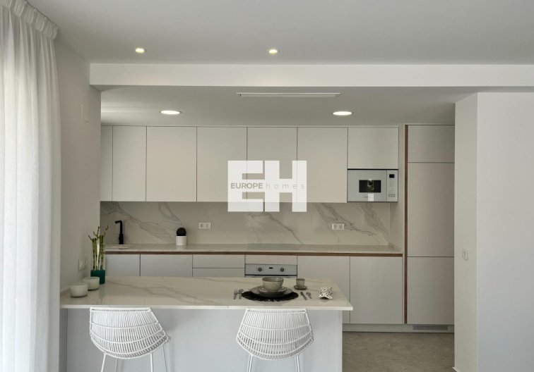 Resale - Apartment - Torrevieja - Aguas Nuevas