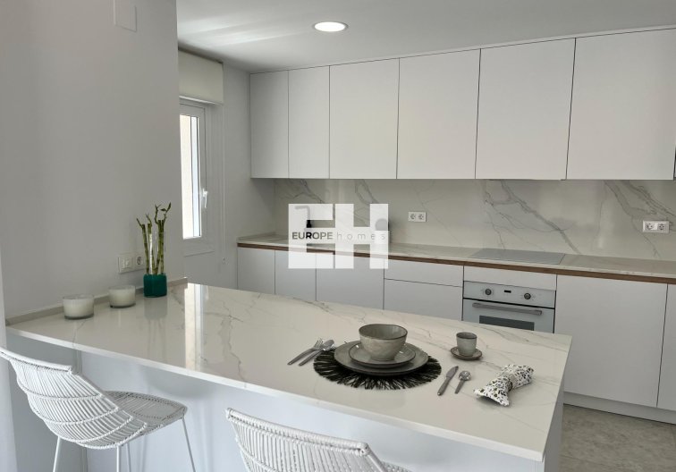 Resale - Apartment - Torrevieja - Aguas Nuevas