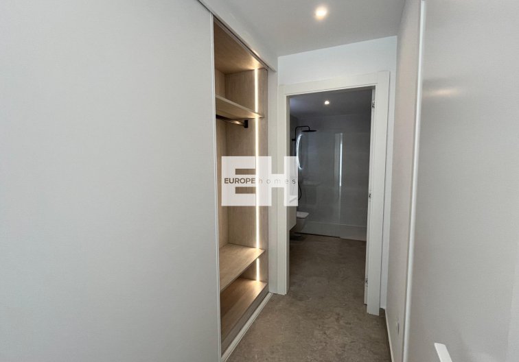 Resale - Apartment - Torrevieja - Aguas Nuevas
