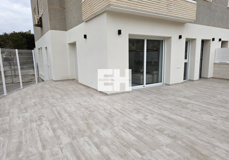 Resale - Apartment - Torrevieja - Aguas Nuevas