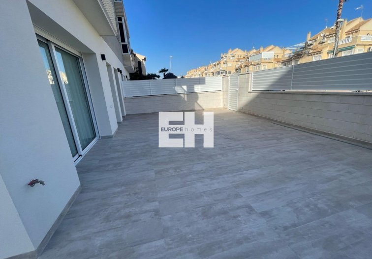Resale - Apartment - Torrevieja - Aguas Nuevas