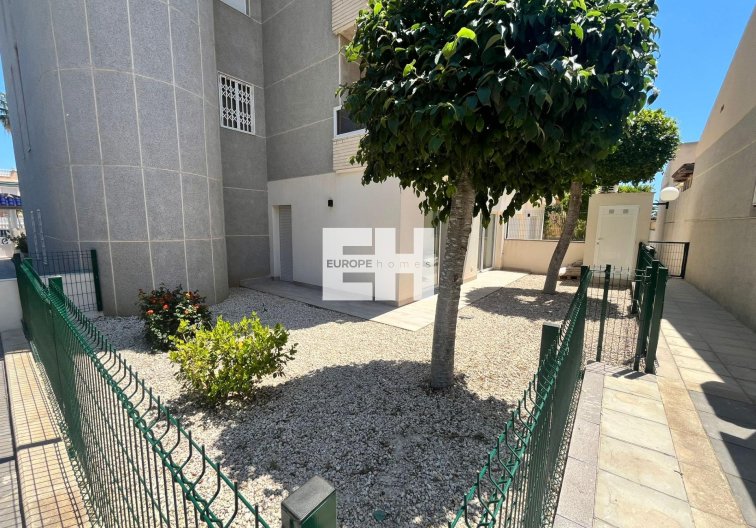 Resale - Apartment - Torrevieja - Aguas Nuevas