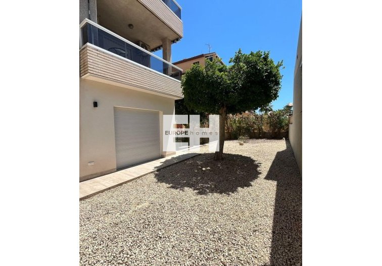 Resale - Apartment - Torrevieja - Aguas Nuevas