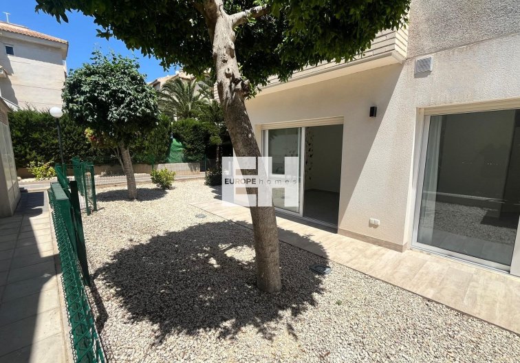 Resale - Apartment - Torrevieja - Aguas Nuevas