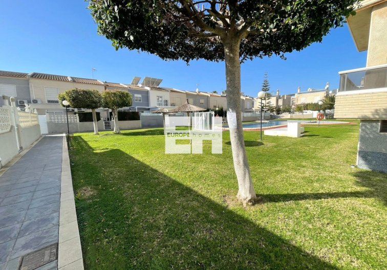 Resale - Apartment - Torrevieja - Aguas Nuevas