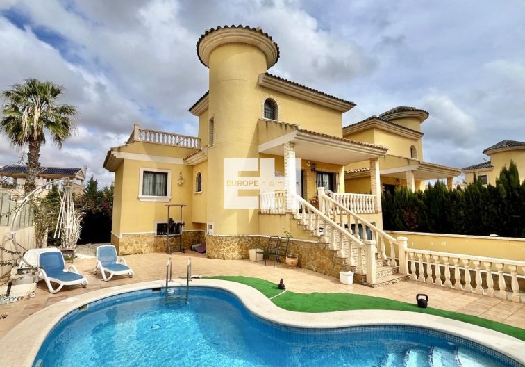 Herverkoop - Semi Detached - Villamartin