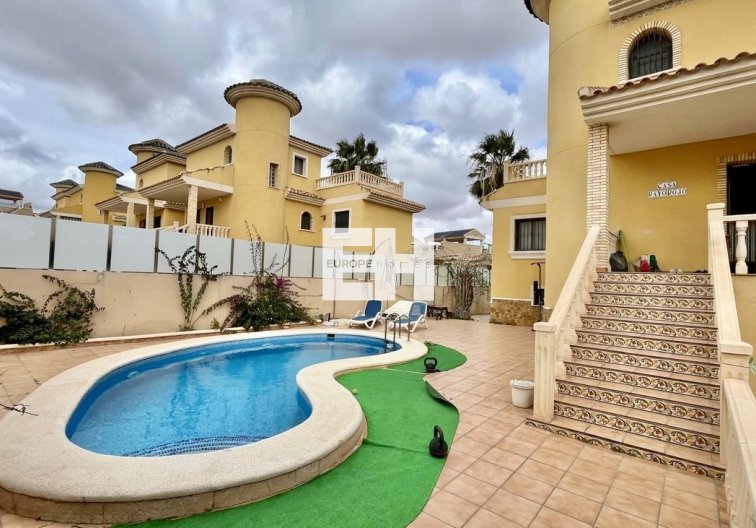Herverkoop - Semi Detached - Villamartin