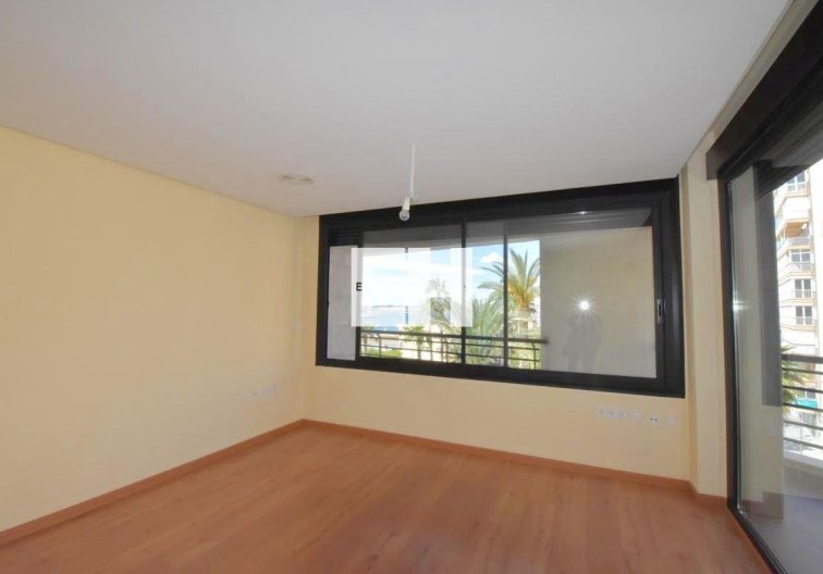 Wiederverkauf - Wohnung - Torrevieja - Centro - Muelle Pesquero