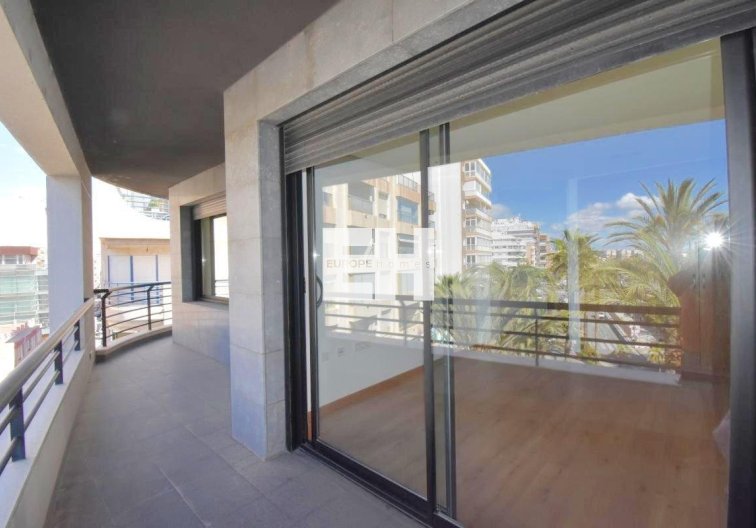 Wiederverkauf - Wohnung - Torrevieja - Centro - Muelle Pesquero