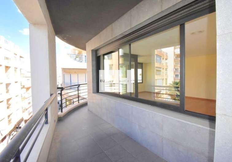 Wiederverkauf - Wohnung - Torrevieja - Centro - Muelle Pesquero