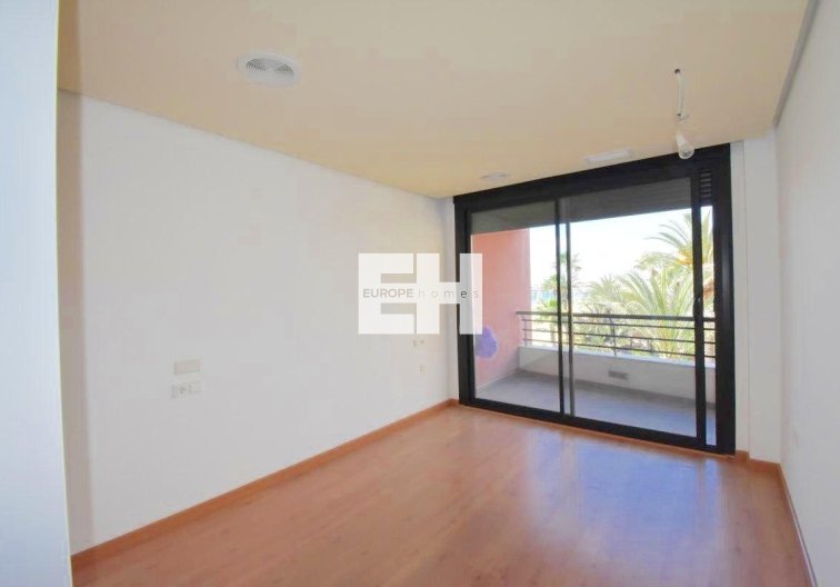 Wiederverkauf - Wohnung - Torrevieja - Centro - Muelle Pesquero