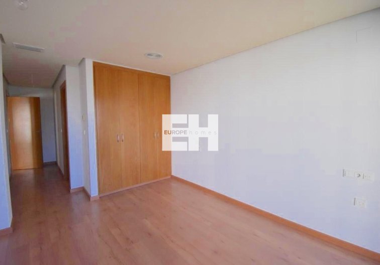 Wiederverkauf - Wohnung - Torrevieja - Centro - Muelle Pesquero