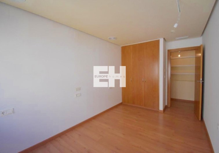 Wiederverkauf - Wohnung - Torrevieja - Centro - Muelle Pesquero
