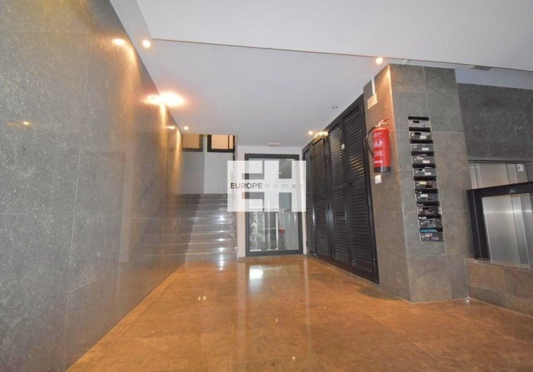 Wiederverkauf - Wohnung - Torrevieja - Centro - Muelle Pesquero
