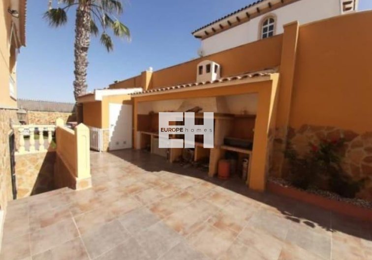 Herverkoop - villa - Torrevieja - Aguas Nuevas