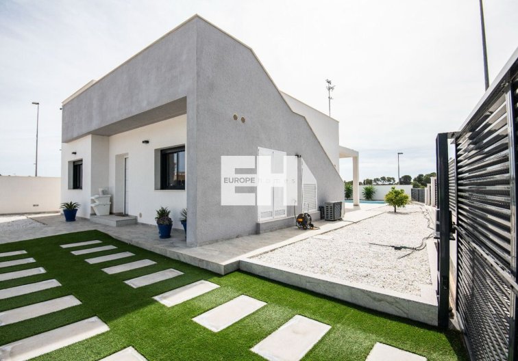 Resale - villa - Pinar de Campoverde - LOS ROMEROS