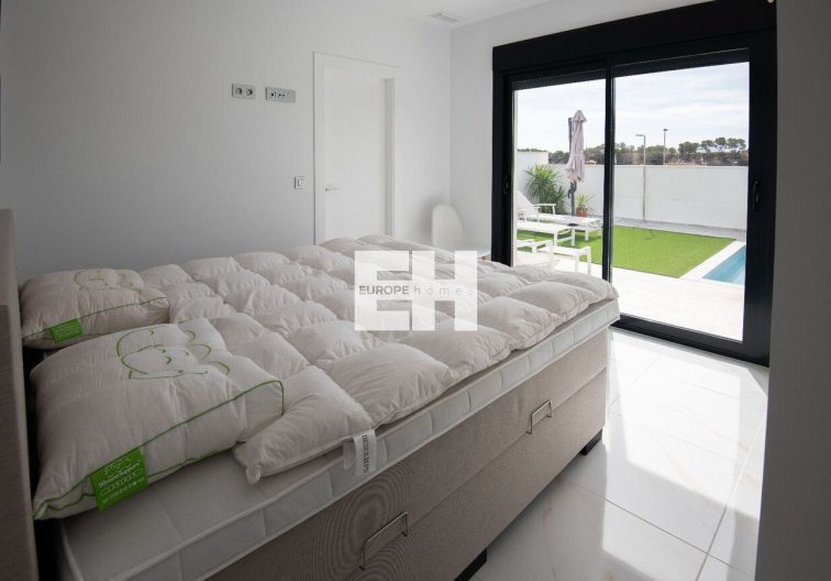 Resale - villa - Pinar de Campoverde - LOS ROMEROS