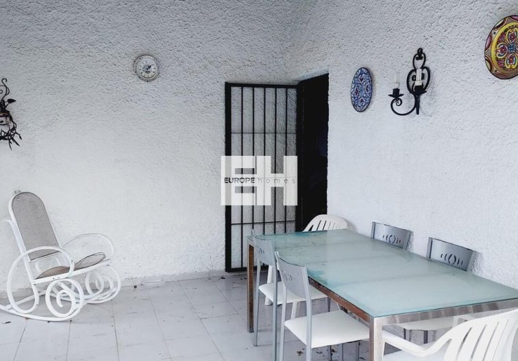Revente - villa - Orihuela Costa - Punta Prima