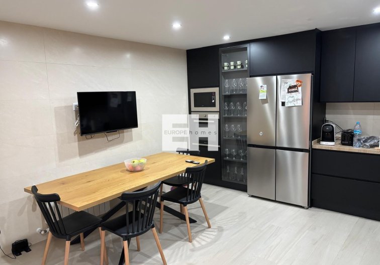 Wiederverkauf - Wohnung - Torrevieja - Centro