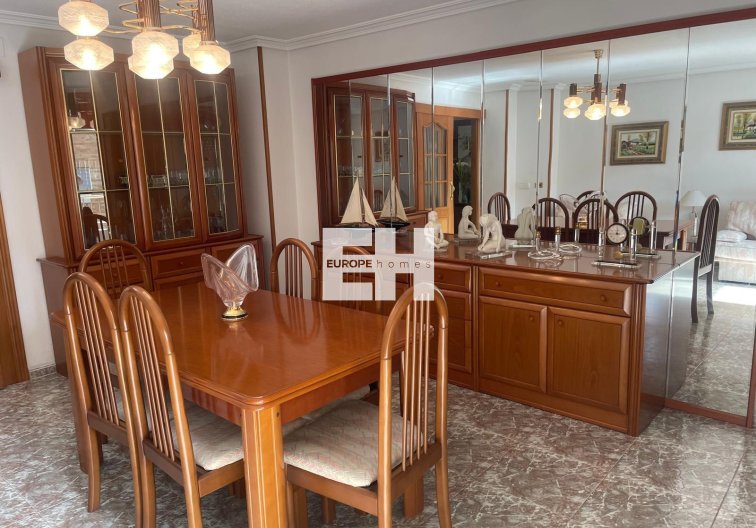Wiederverkauf - Wohnung - Torrevieja - Centro