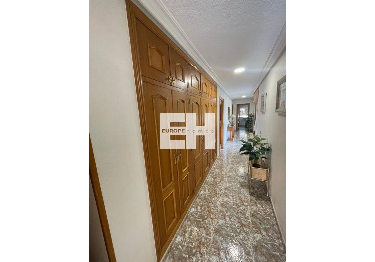 Wiederverkauf - Wohnung - Torrevieja - Centro