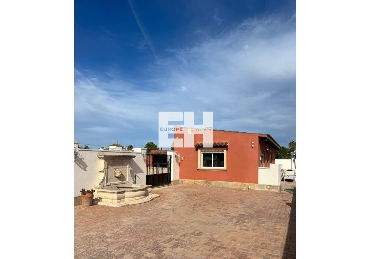 Resale - villa - Almoradí