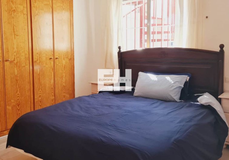 Resale - Apartment - Villamartin - Costa Blanca
