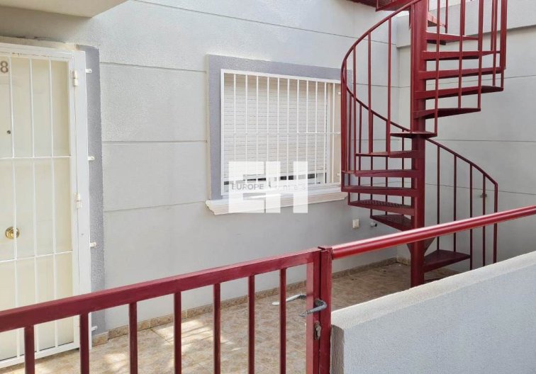 Resale - Apartment - Villamartin - Costa Blanca