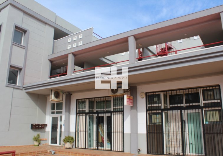 Resale - Apartment - Villamartin - Costa Blanca