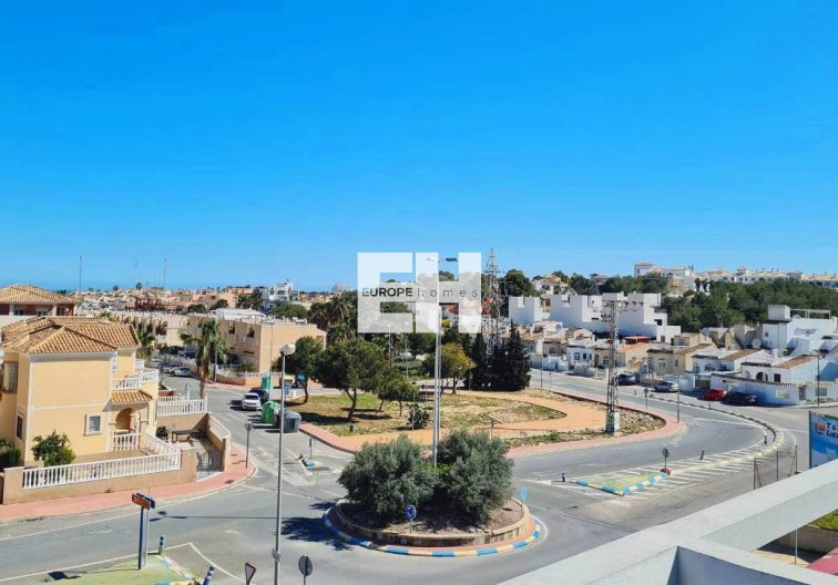 Resale - Apartment - Villamartin - Costa Blanca