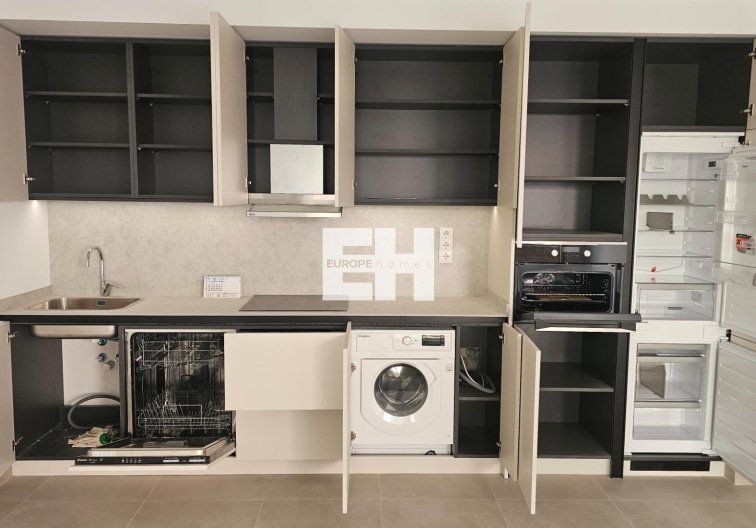 Resale - Apartment - Torrevieja - Paseo Maritimo