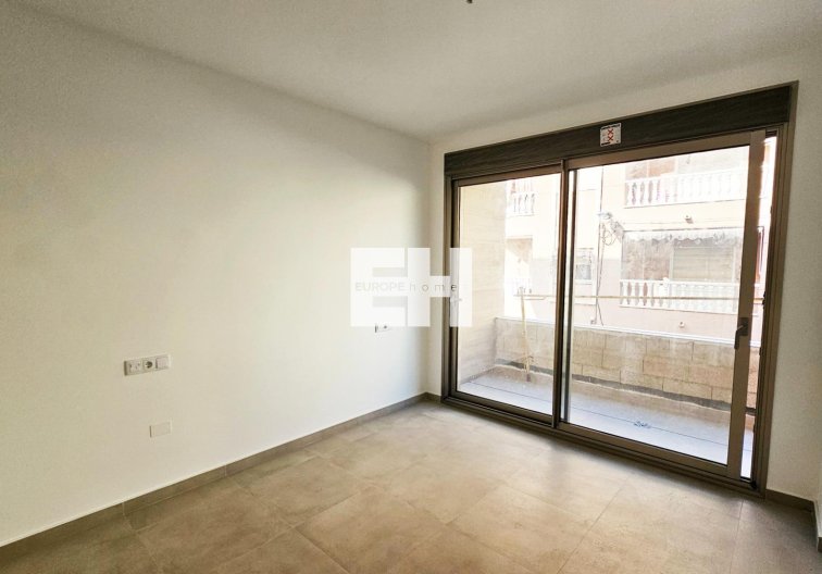 Resale - Apartment - Torrevieja - Paseo Maritimo